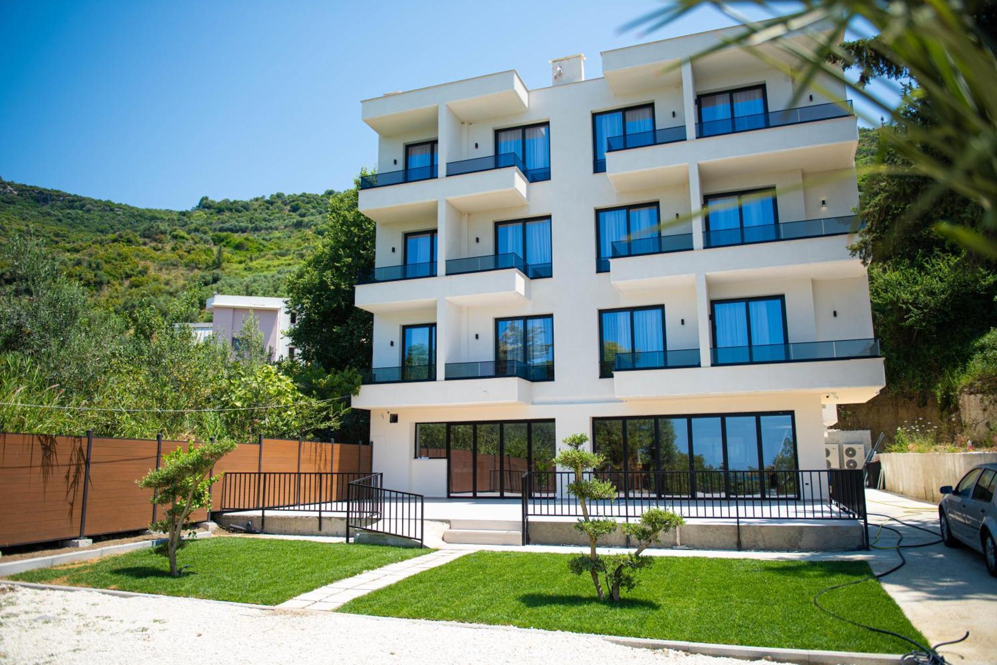 White Hill Radhime Hotel Vlorë