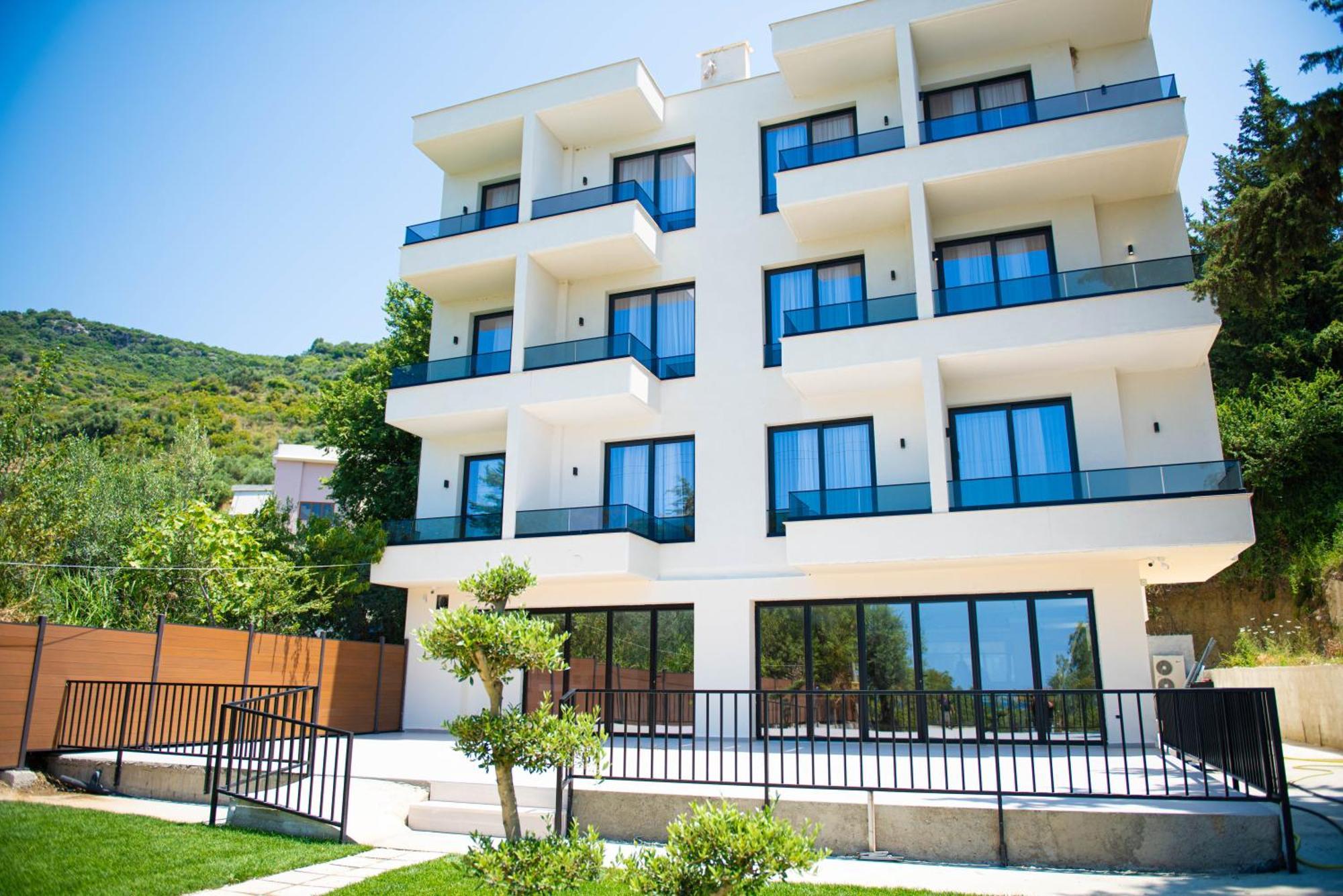Hotel White Hill Radhime 3*